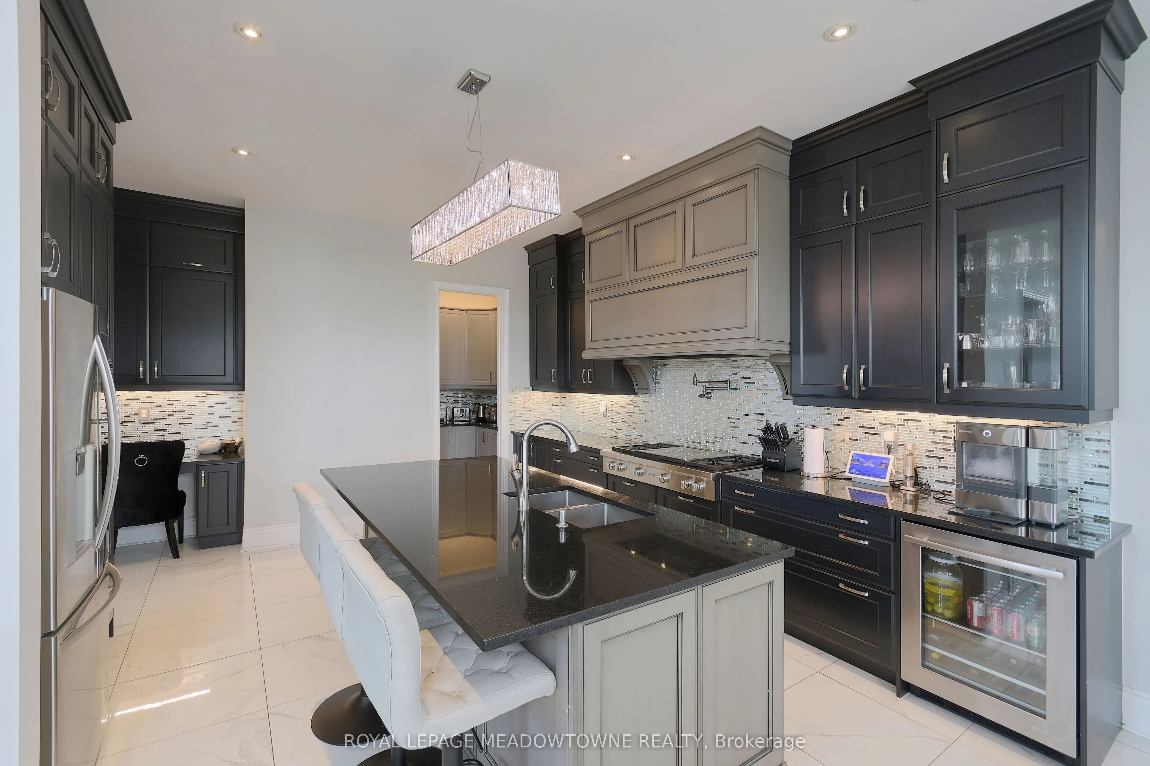 1 Royal West Drive