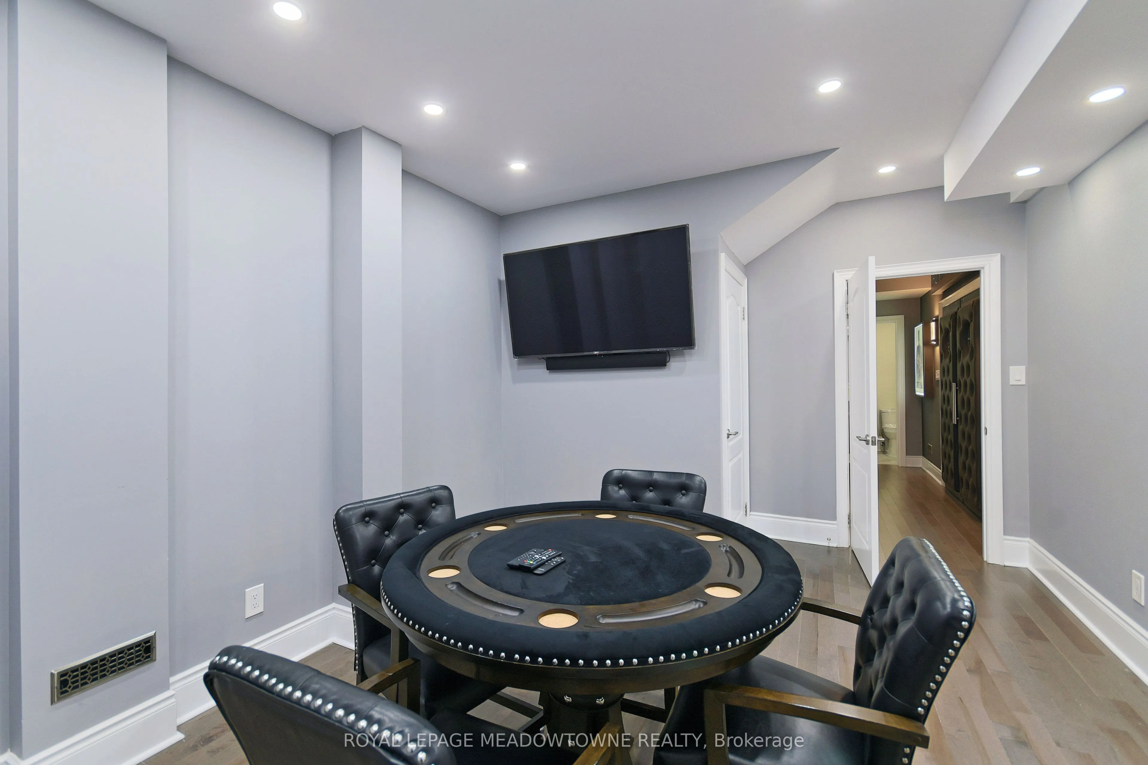 1 Royal West Drive