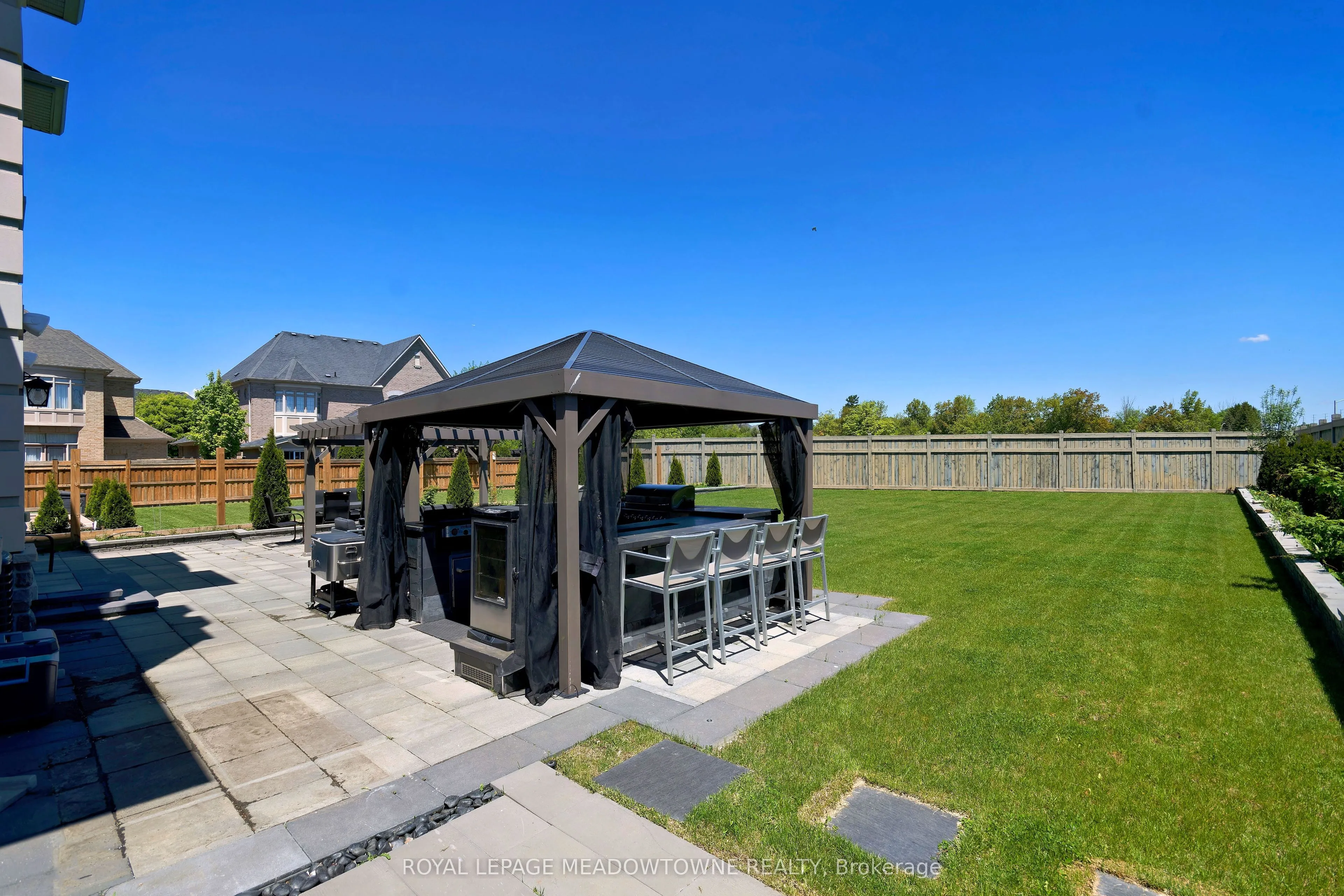 1 Royal West Drive