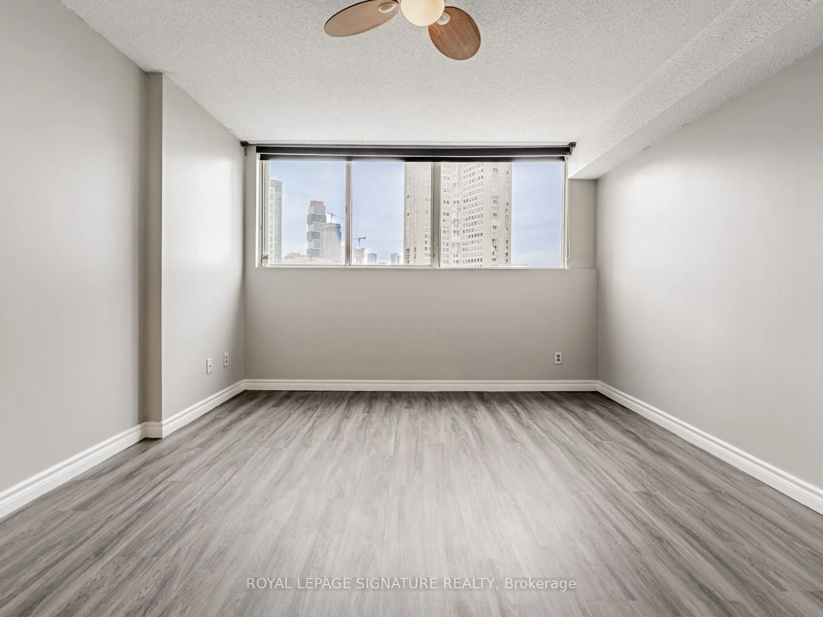 3695 Kaneff Crescent, #1009