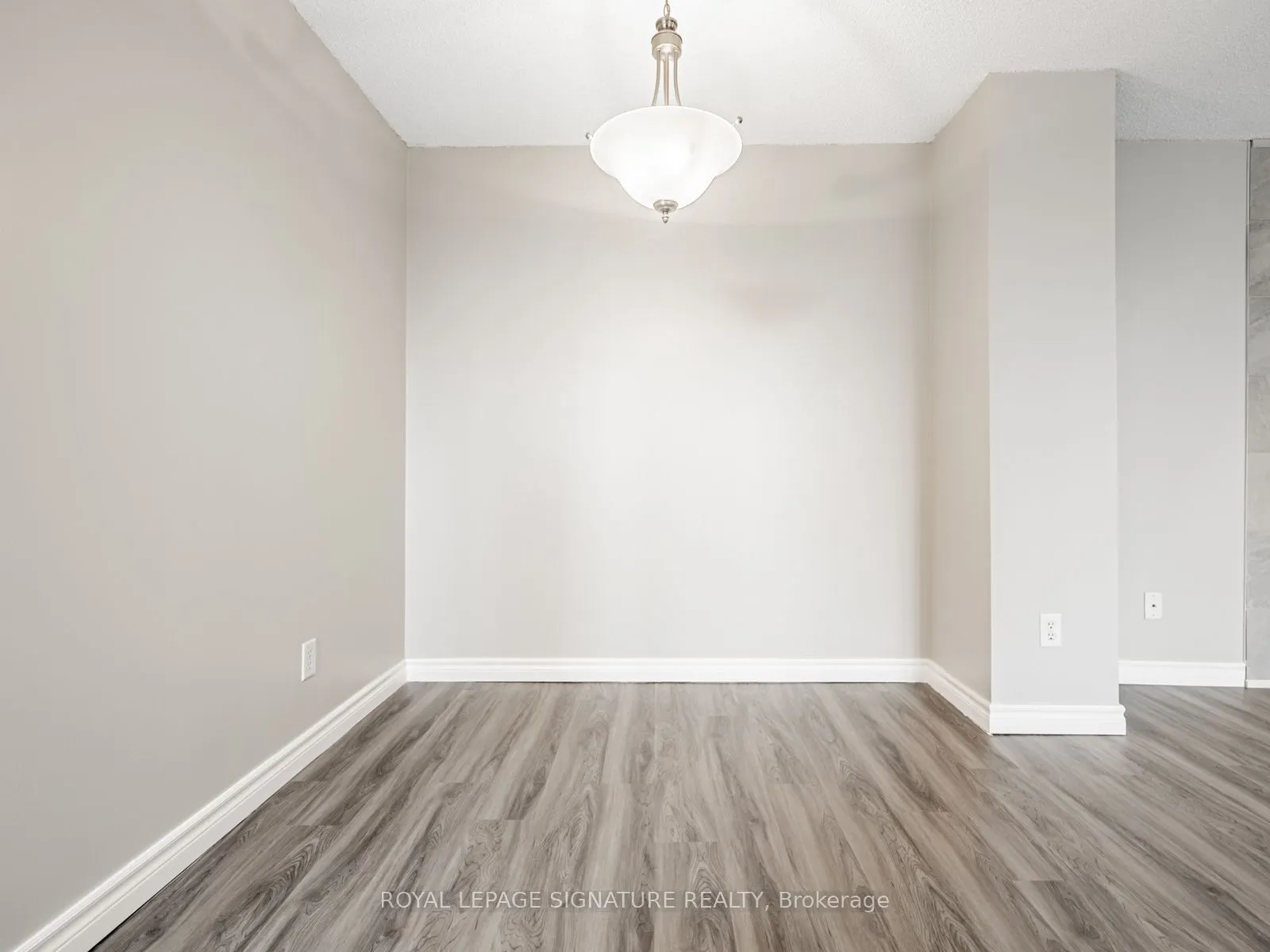 3695 Kaneff Crescent, #1009