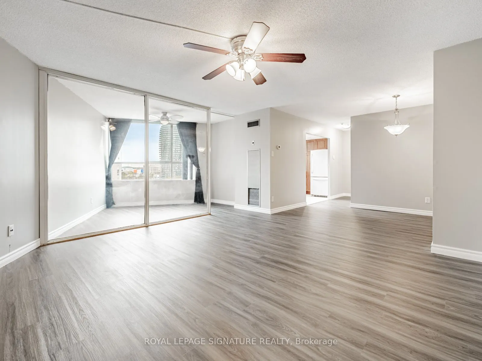 3695 Kaneff Crescent, #1009