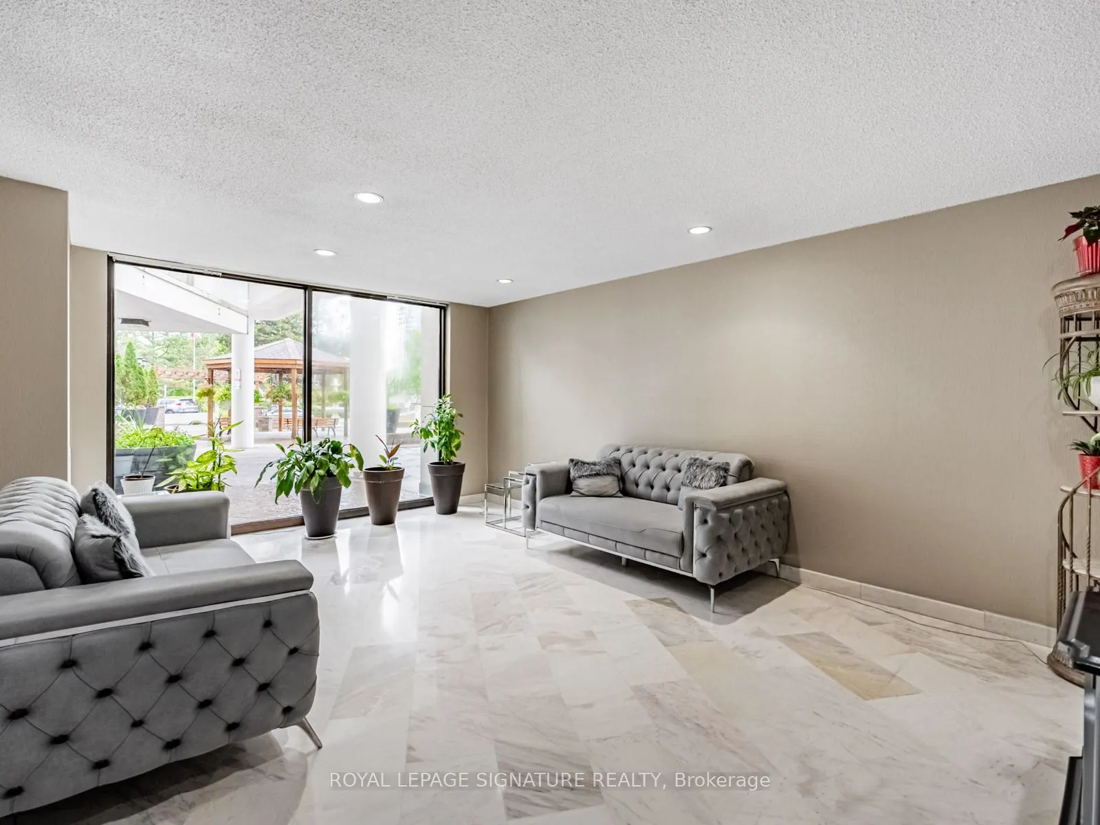 3695 Kaneff Crescent, #1009