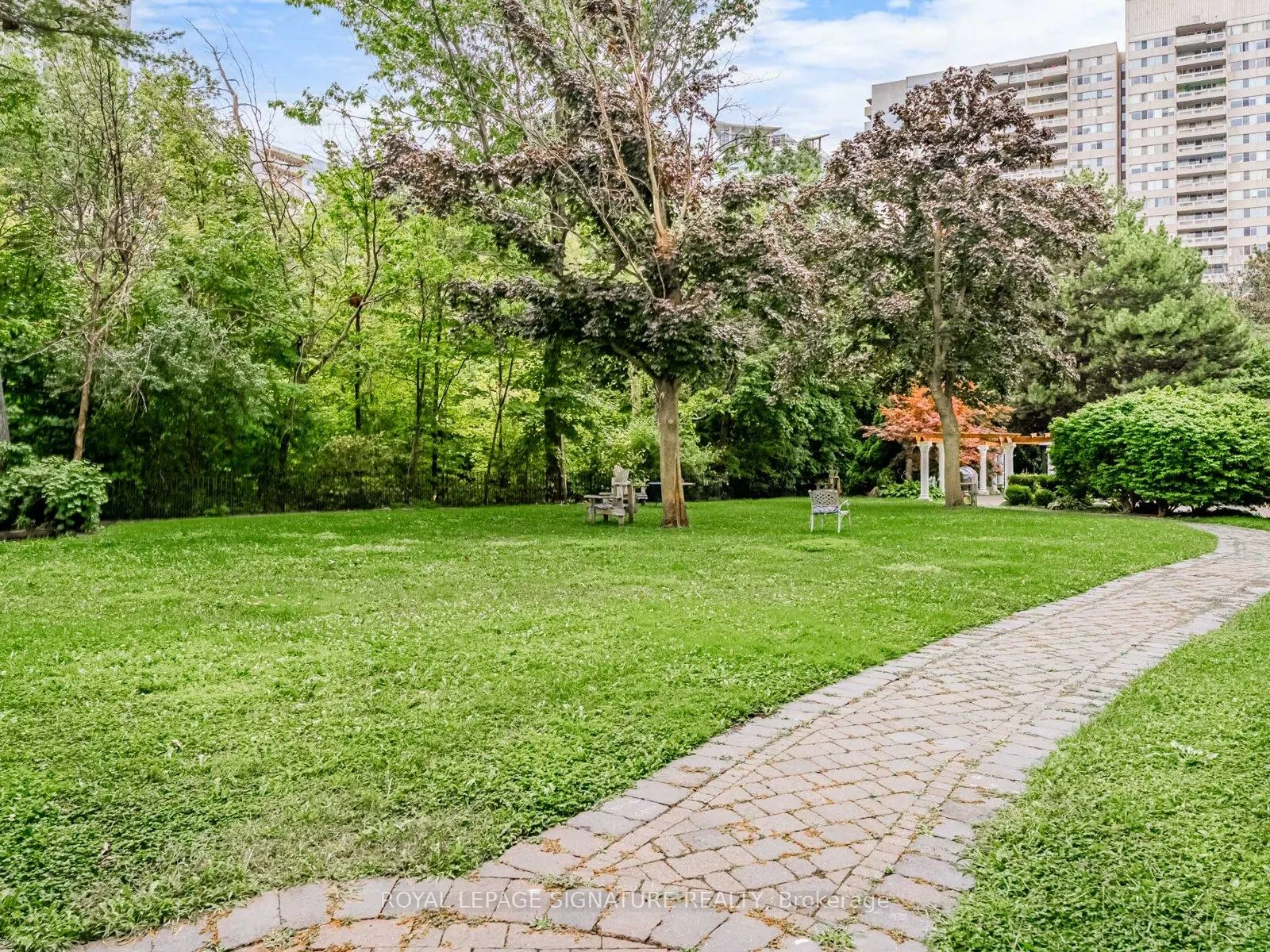 3695 Kaneff Crescent, #1009