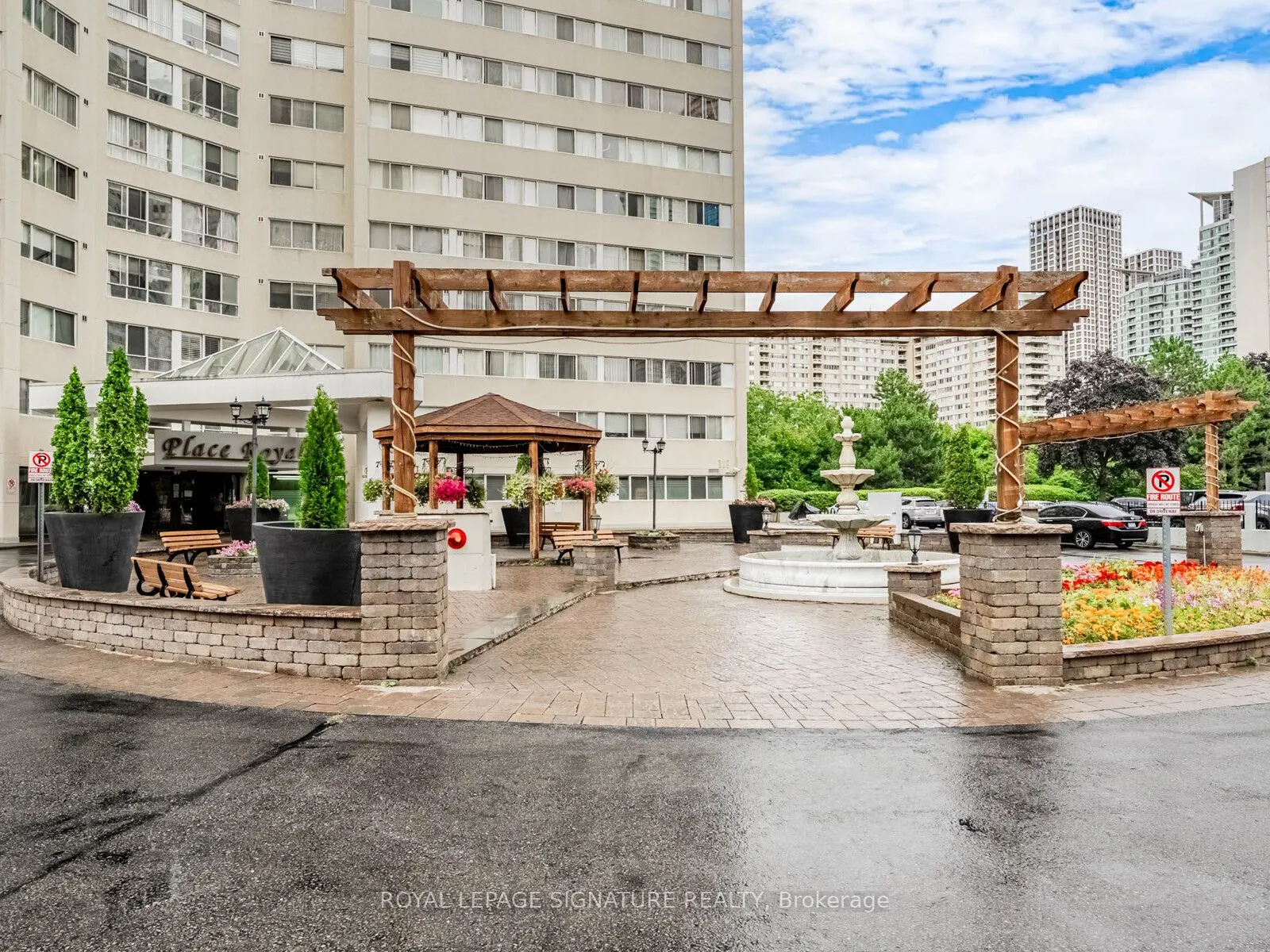 3695 Kaneff Crescent, #1009