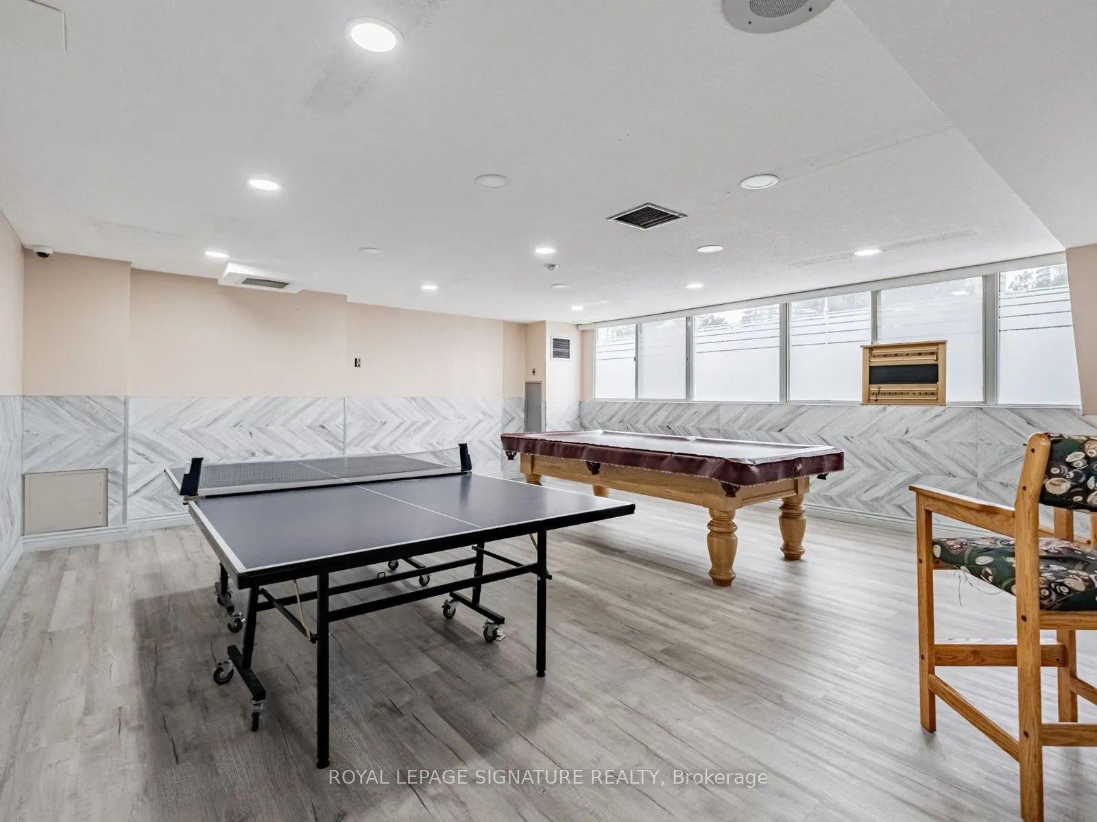 3695 Kaneff Crescent, #1009