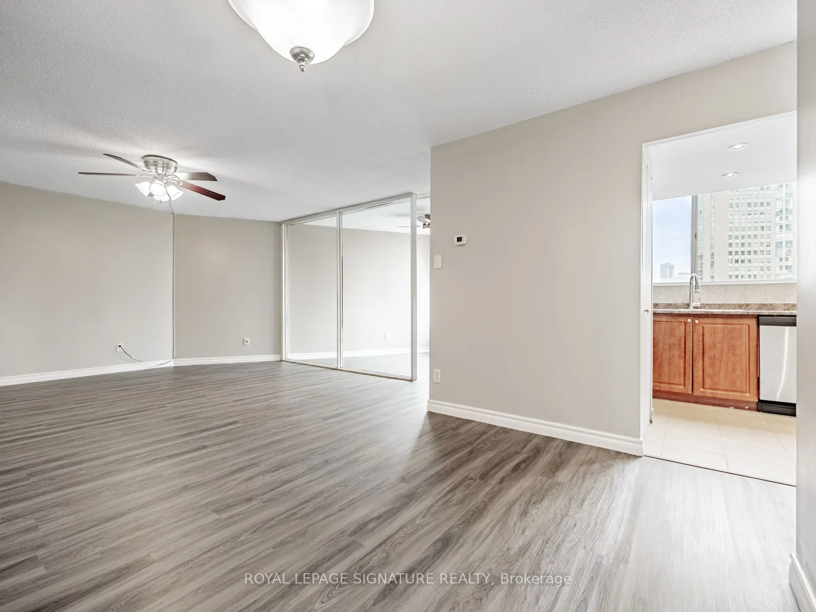3695 Kaneff Crescent, #1009