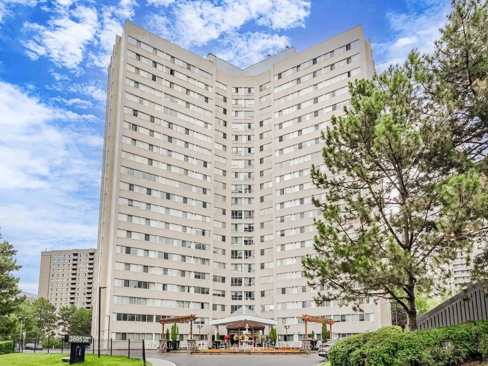 3695 Kaneff Crescent, #1009