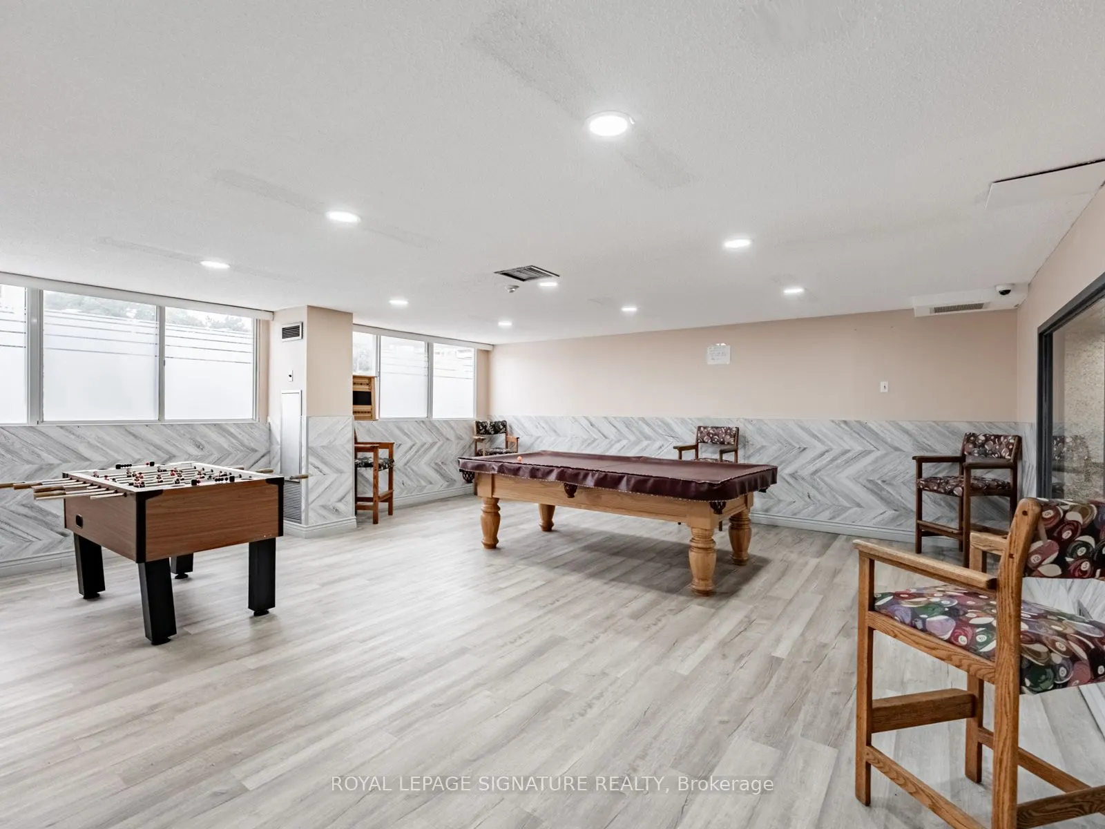 3695 Kaneff Crescent, #1009