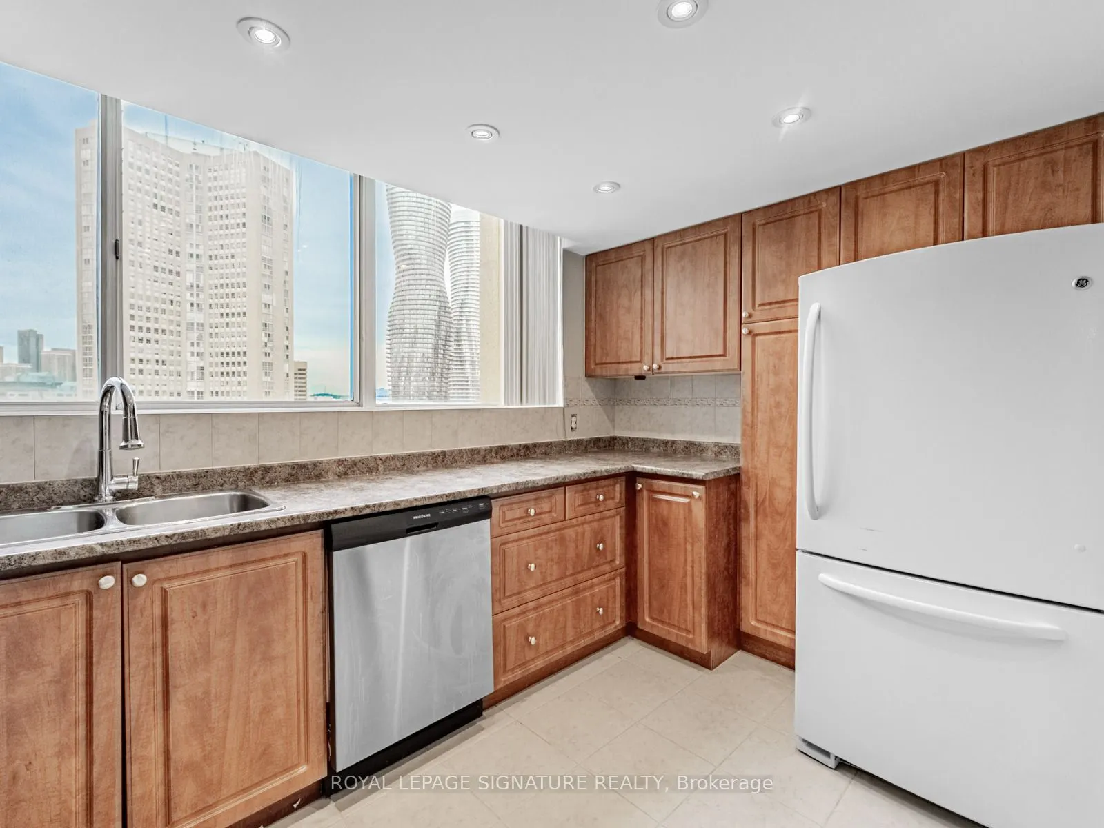 3695 Kaneff Crescent, #1009