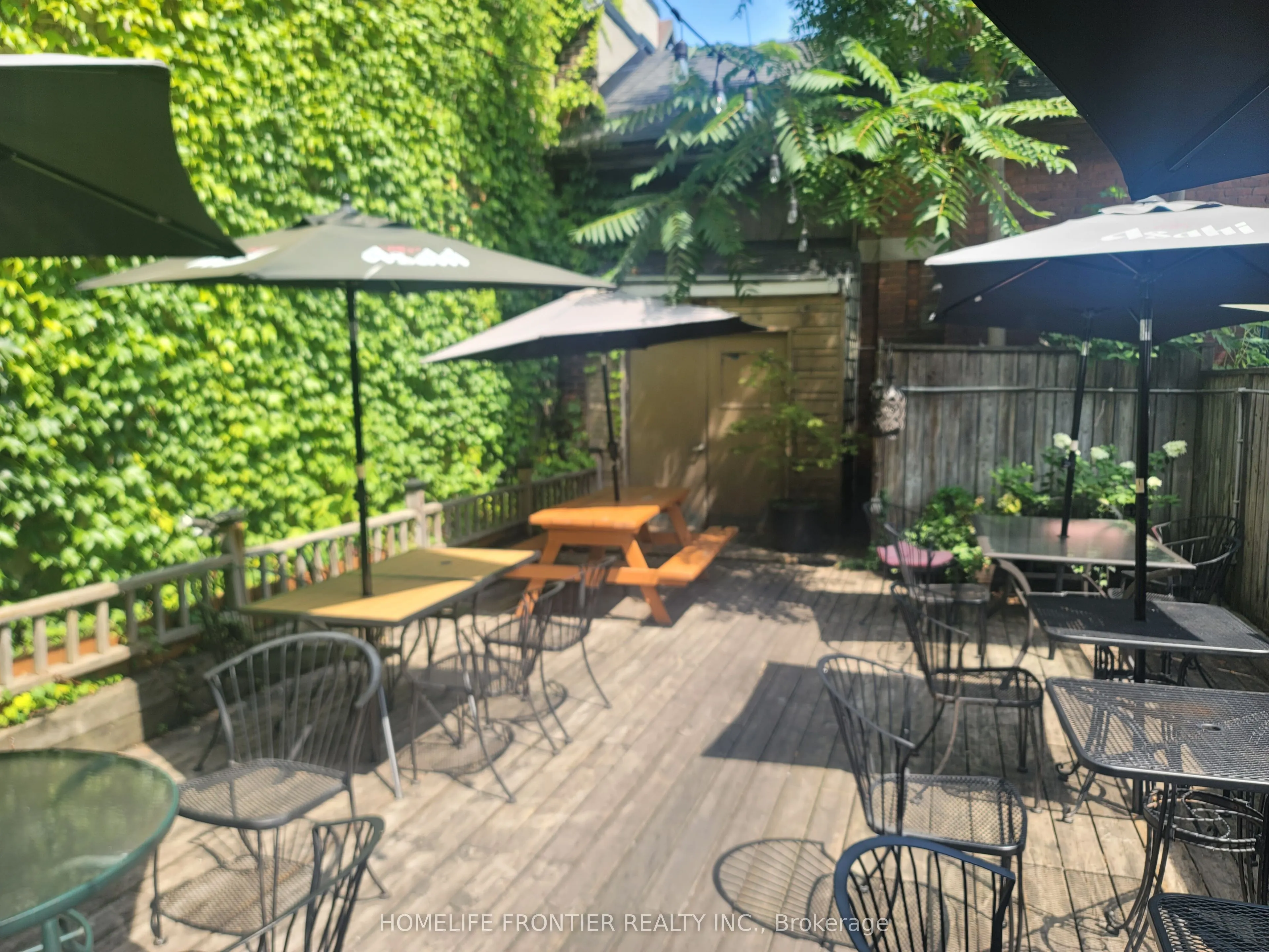 293 Roncesvalles Avenue
