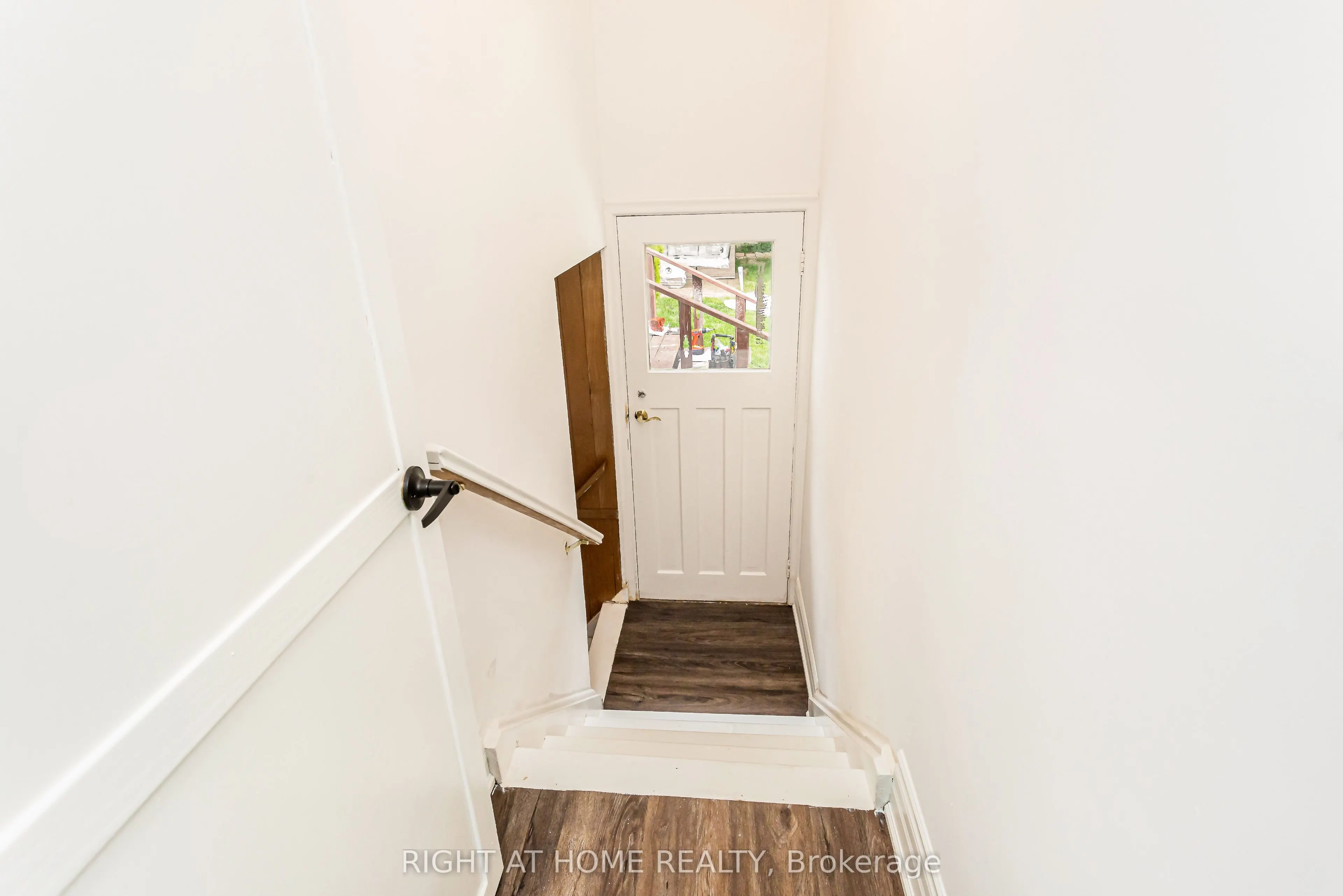 411 Maplehurst Avenue