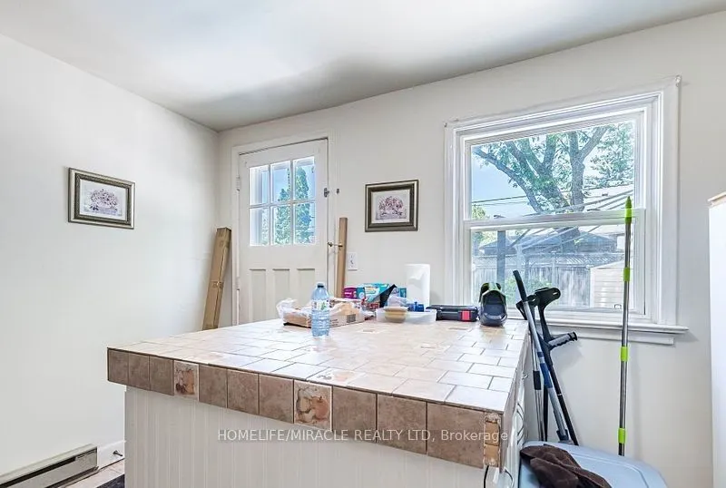 9 Crestview Avenue
