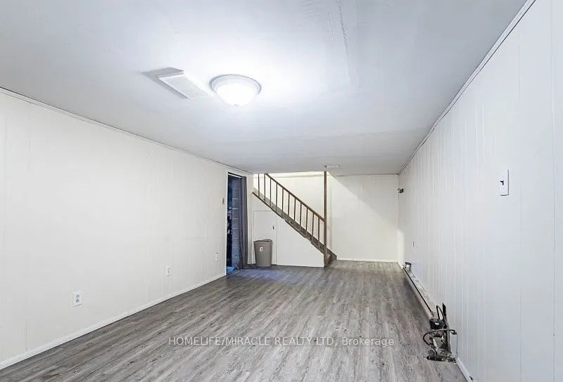 9 Crestview Avenue