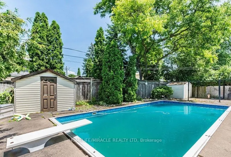 9 Crestview Avenue