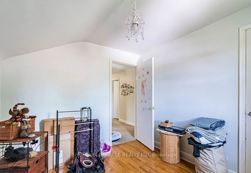 9 Crestview Avenue