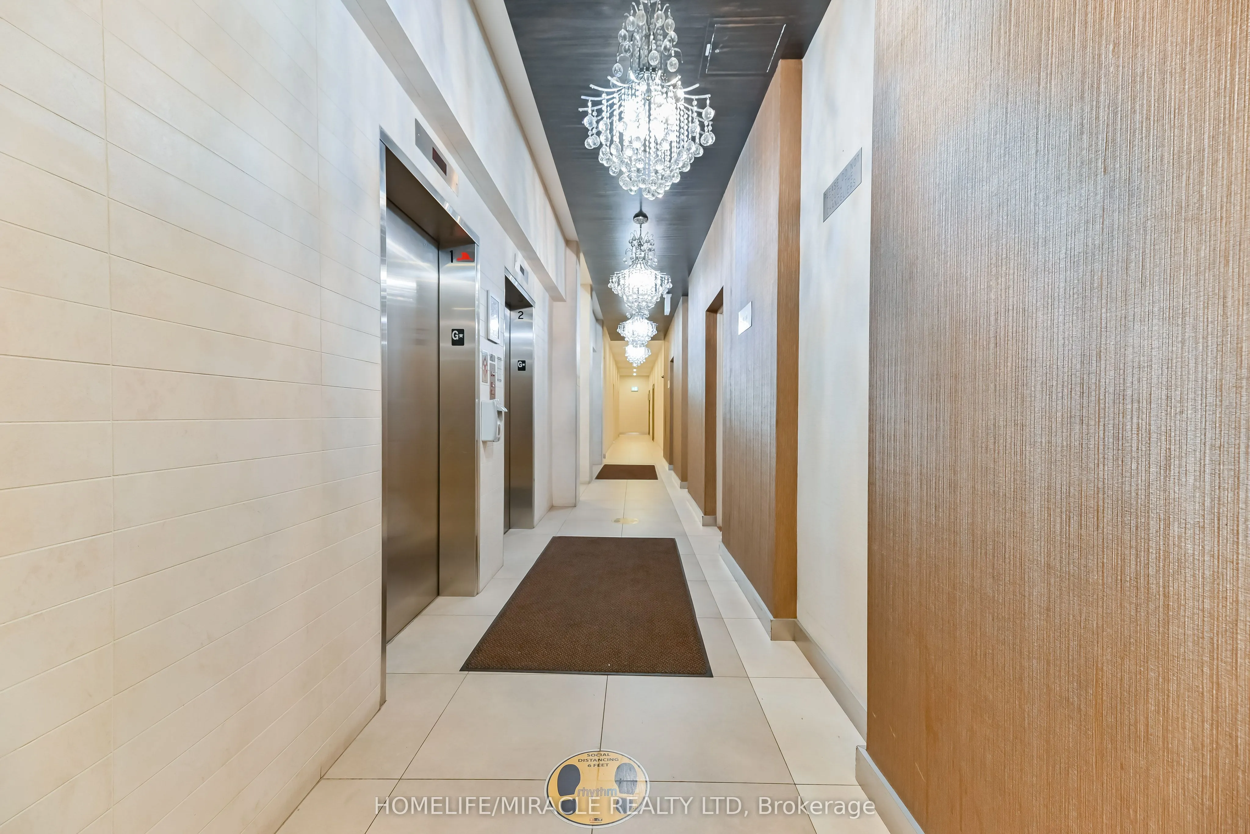 215 Queen Street E, #709