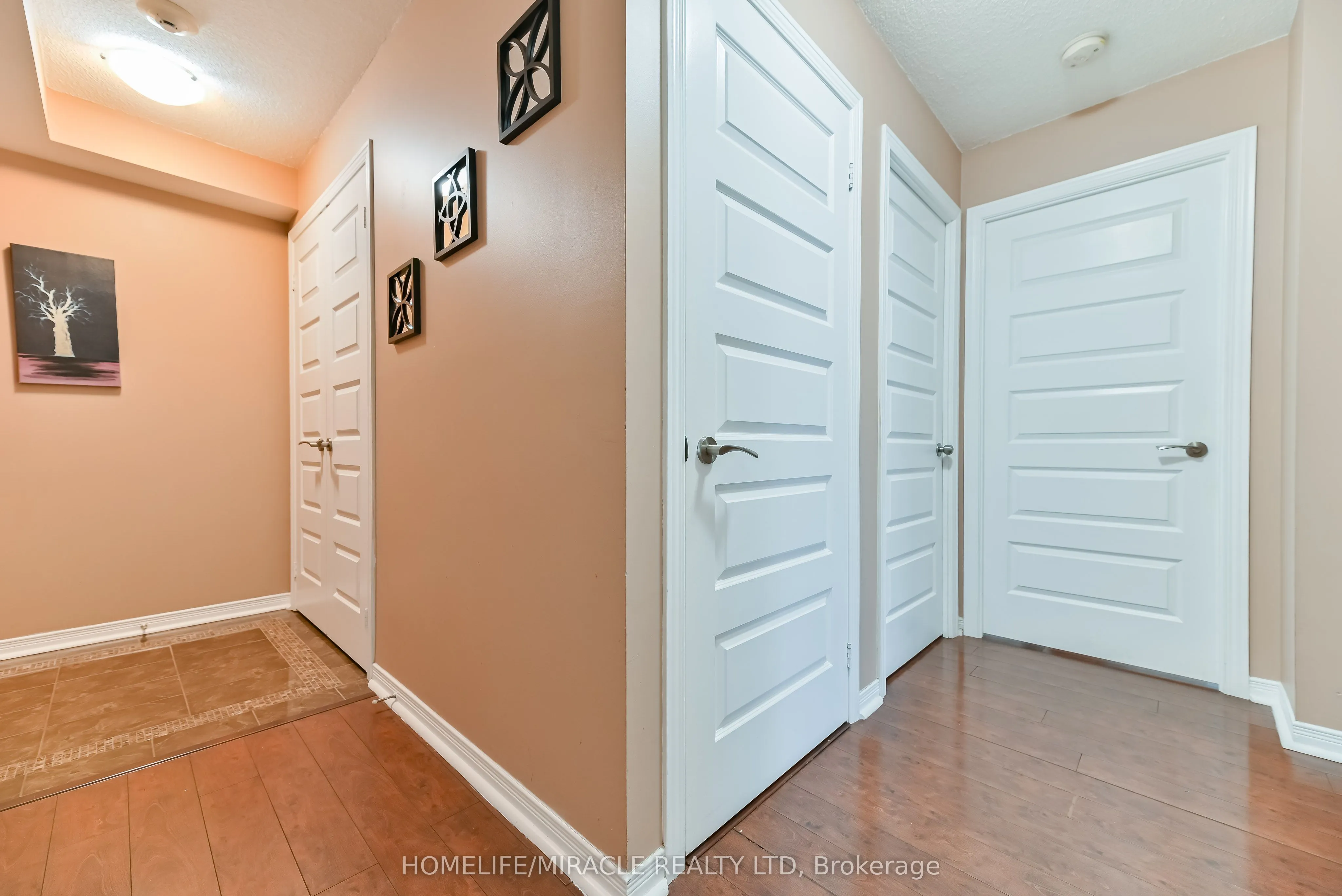 215 Queen Street E, #709
