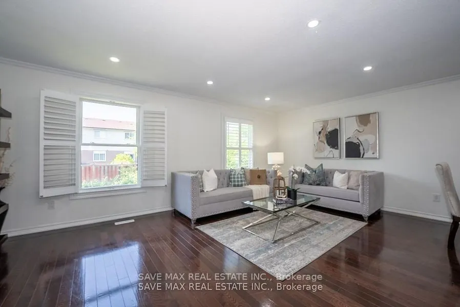 229 Rutherford Road N