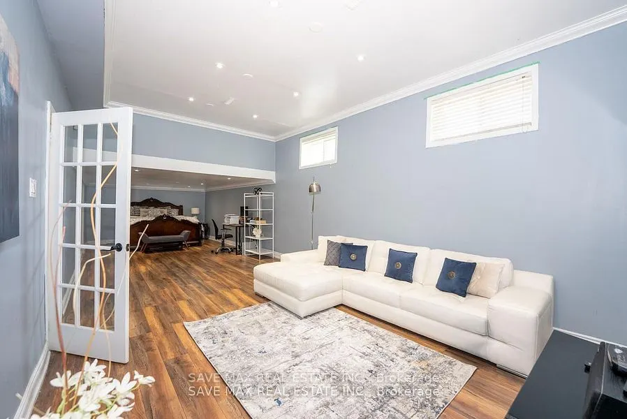 229 Rutherford Road N
