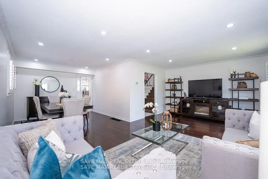 229 Rutherford Road N