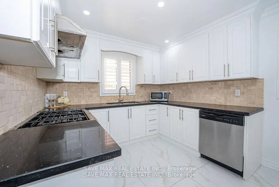 229 Rutherford Road N