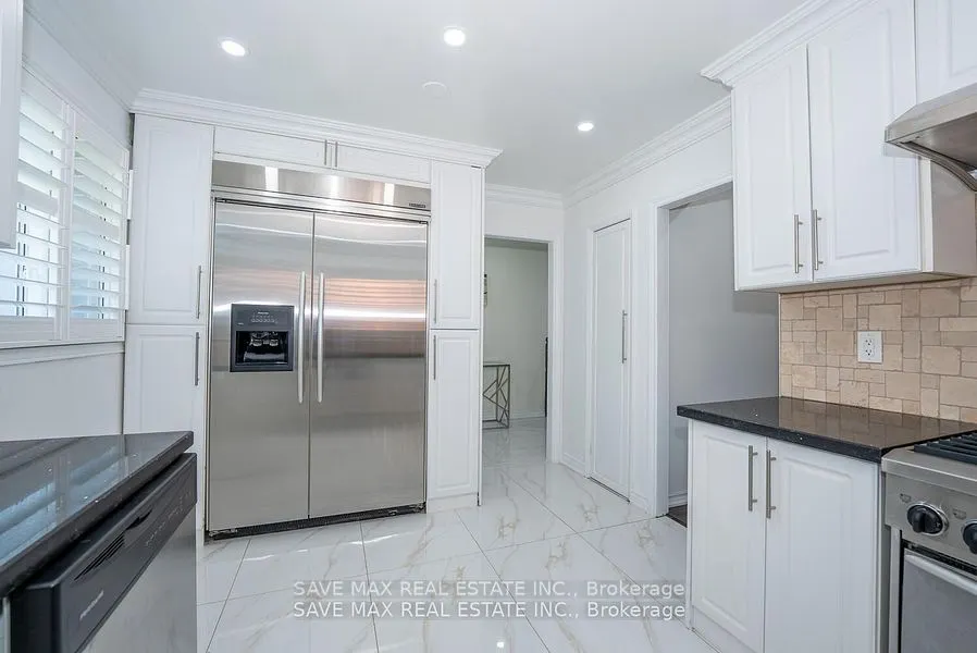 229 Rutherford Road N
