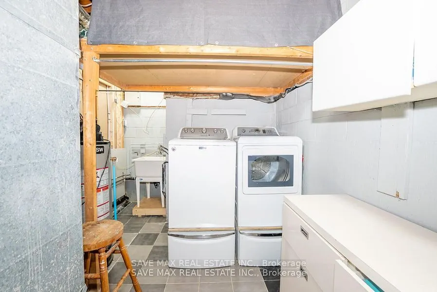 229 Rutherford Road N