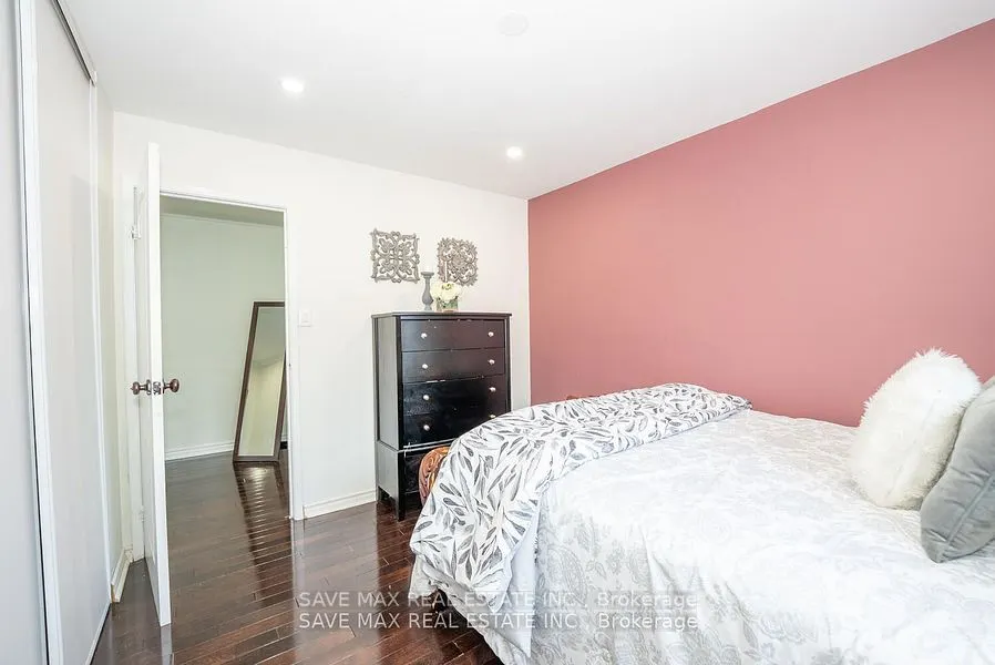229 Rutherford Road N