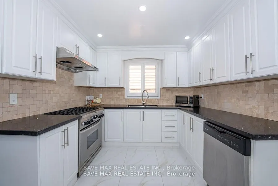 229 Rutherford Road N