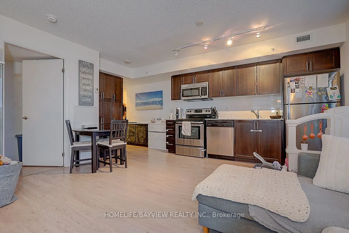 800 Lawrence Avenue W, #1723