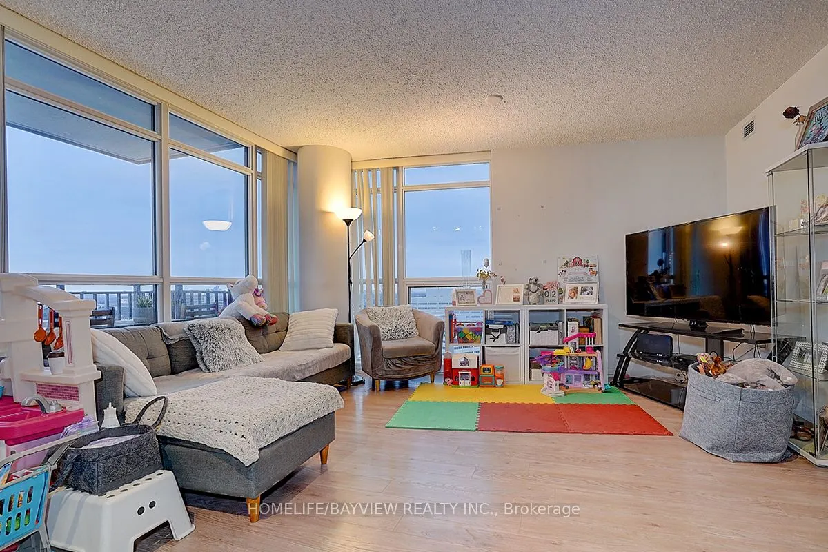 800 Lawrence Avenue W, #1723