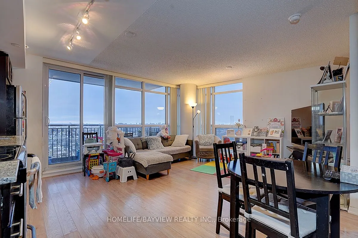 800 Lawrence Avenue W, #1723