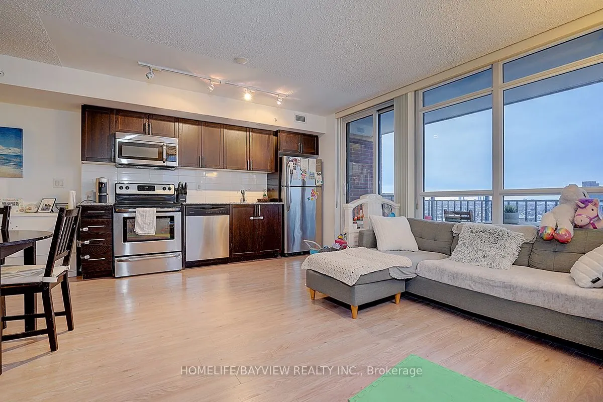 800 Lawrence Avenue W, #1723