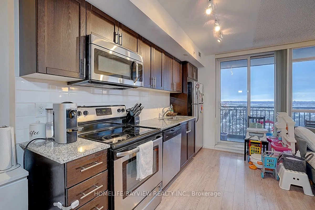 800 Lawrence Avenue W, #1723