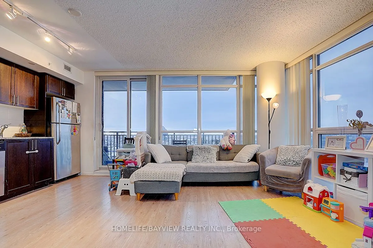 800 Lawrence Avenue W, #1723