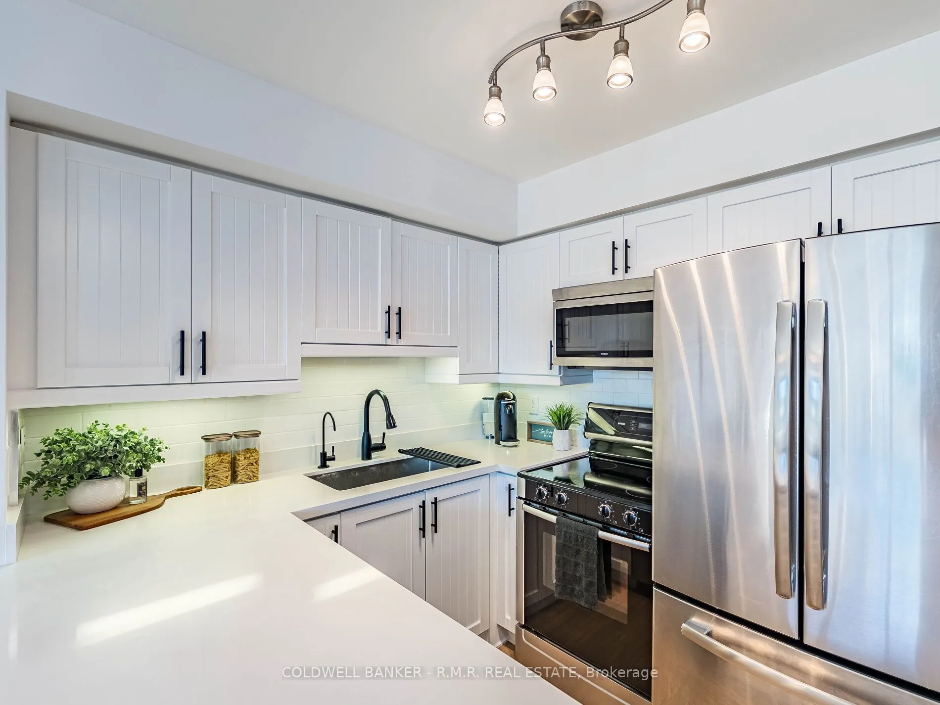 125 George Appleton Way, #2020