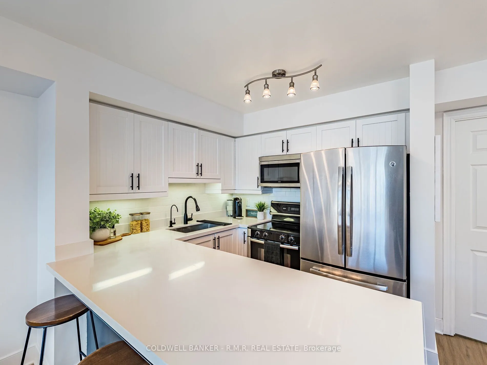 125 George Appleton Way, #2020