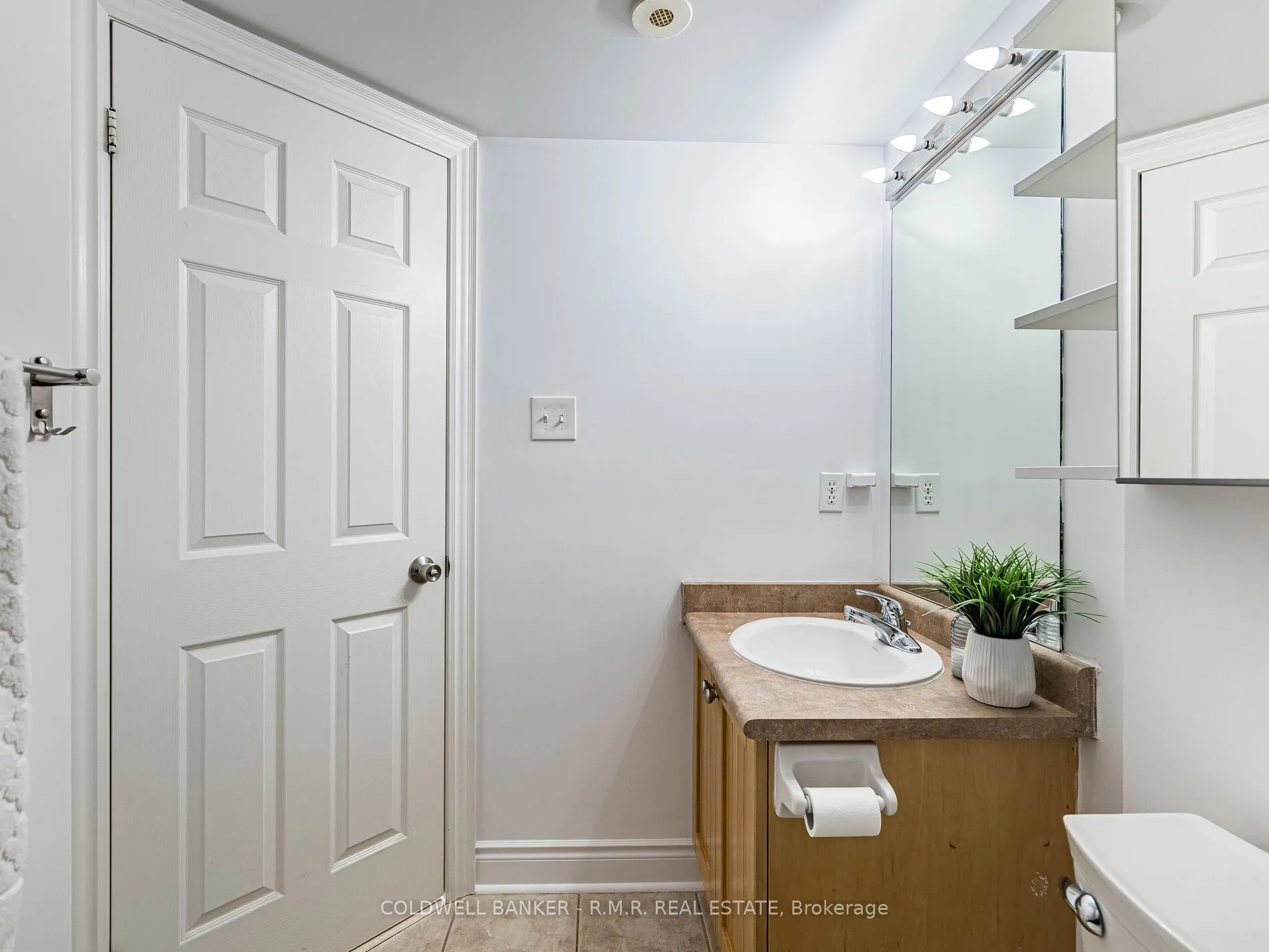 125 George Appleton Way, #2020