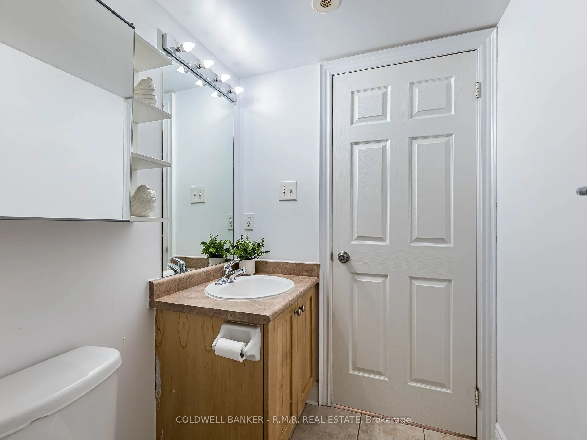125 George Appleton Way, #2020
