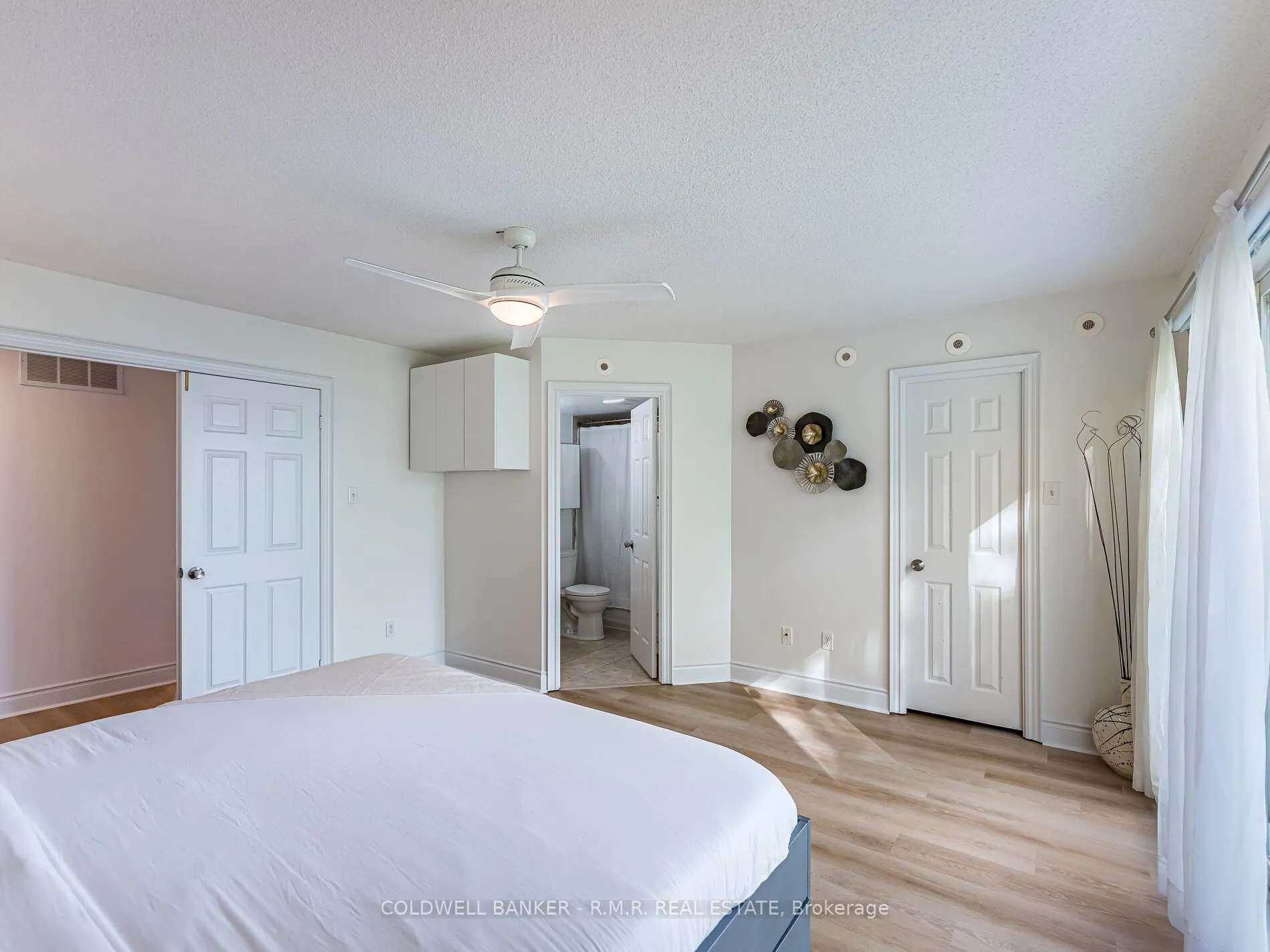 125 George Appleton Way, #2020