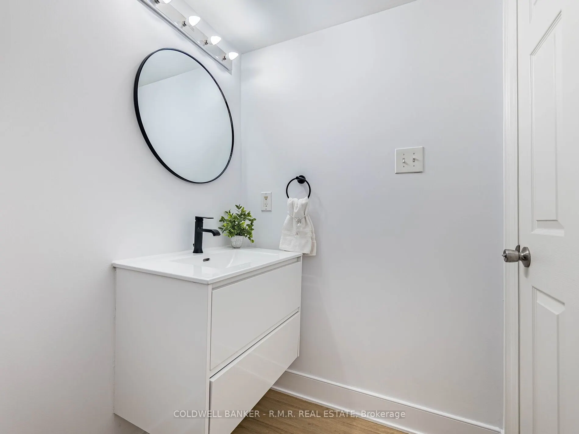 125 George Appleton Way, #2020