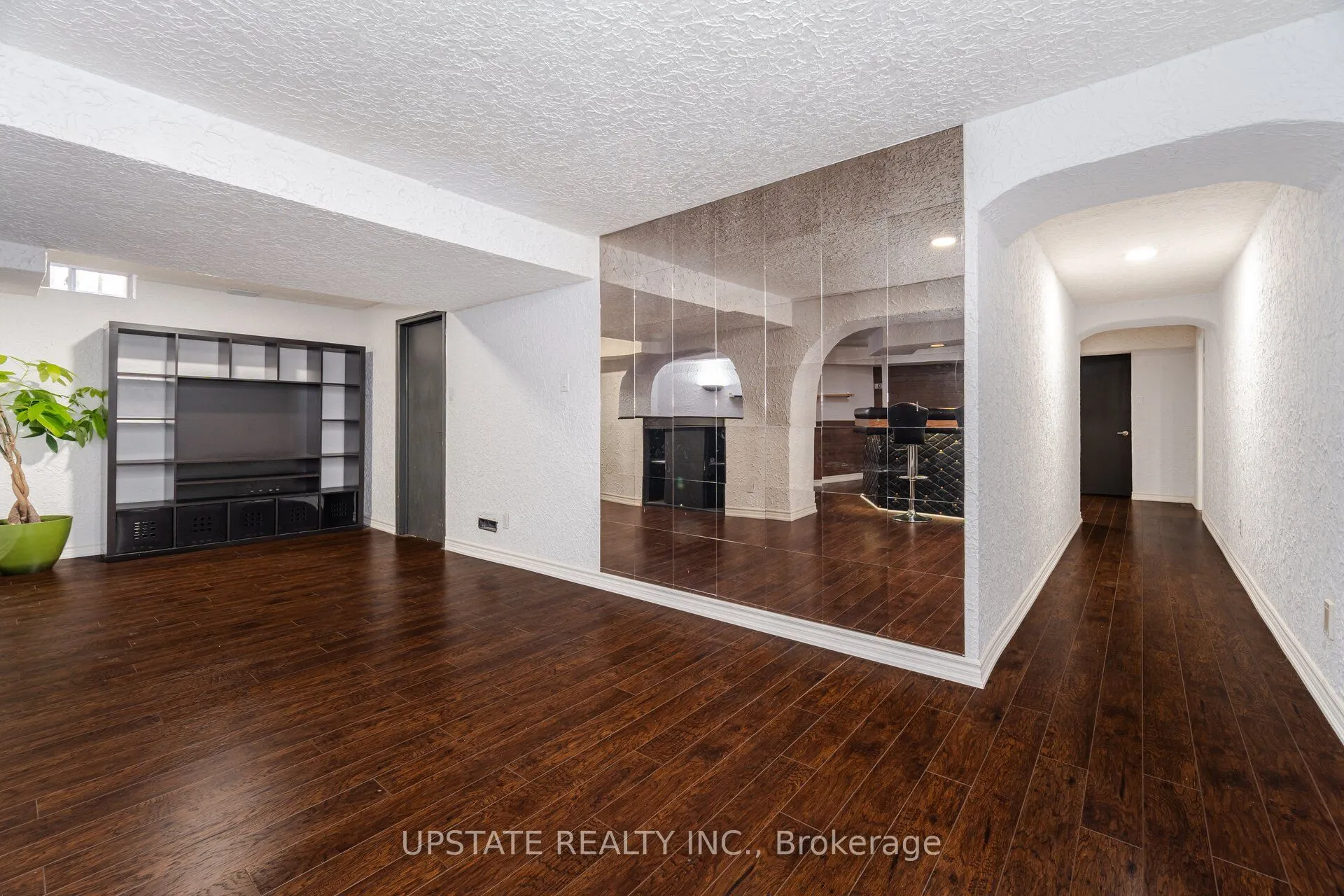 99 Kenpark Avenue