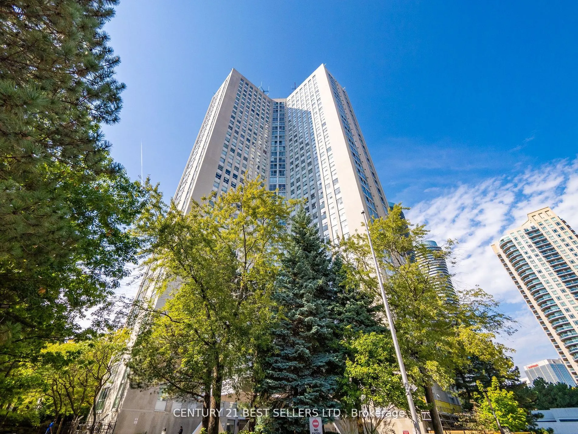 3650 Kaneff Crescent, #601