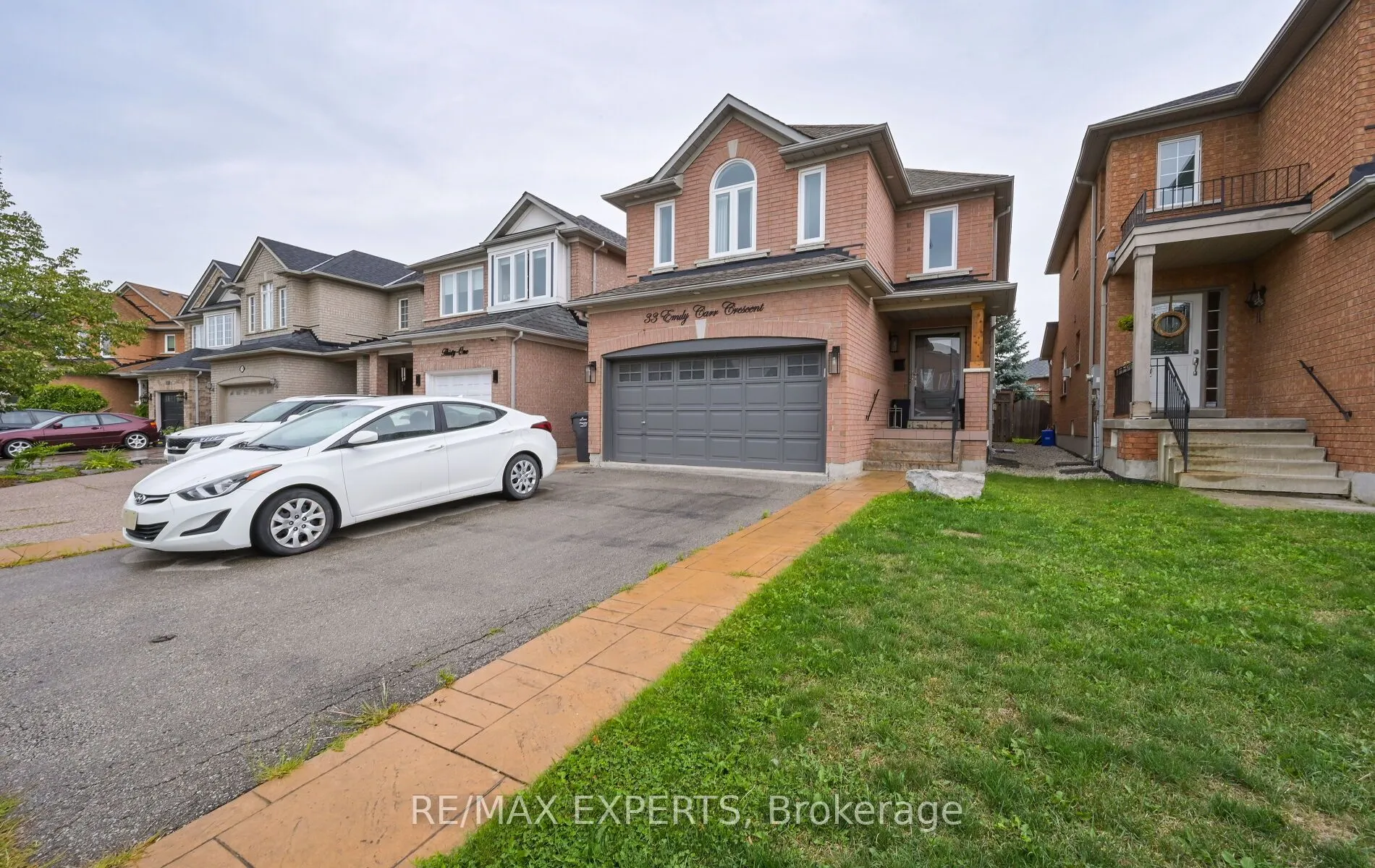 33 Emily Carr Crescent, #Main