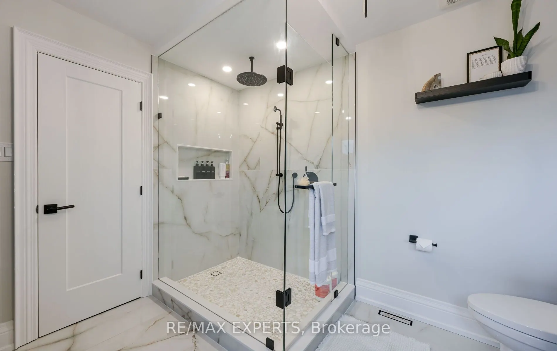 33 Emily Carr Crescent, #Main