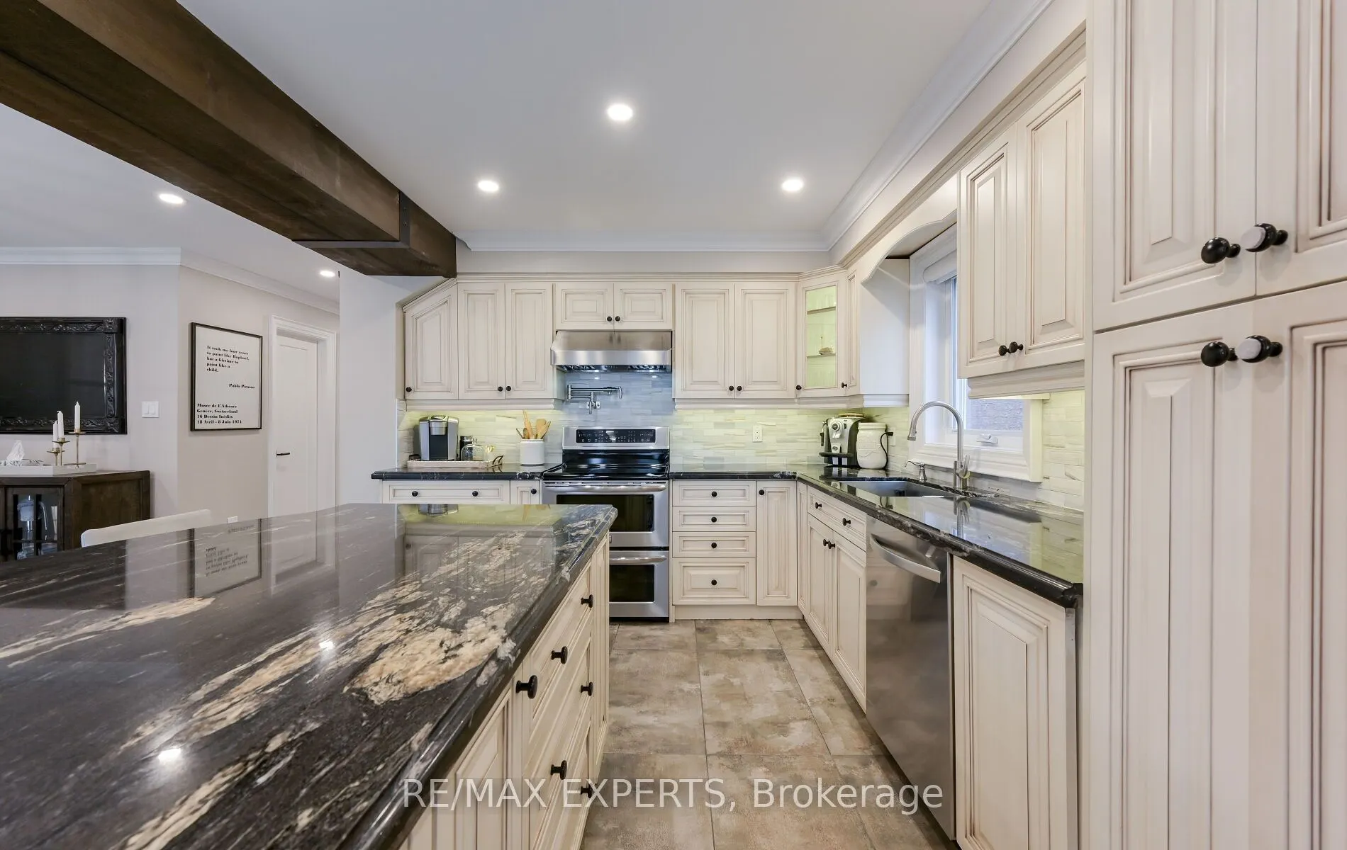 33 Emily Carr Crescent, #Main