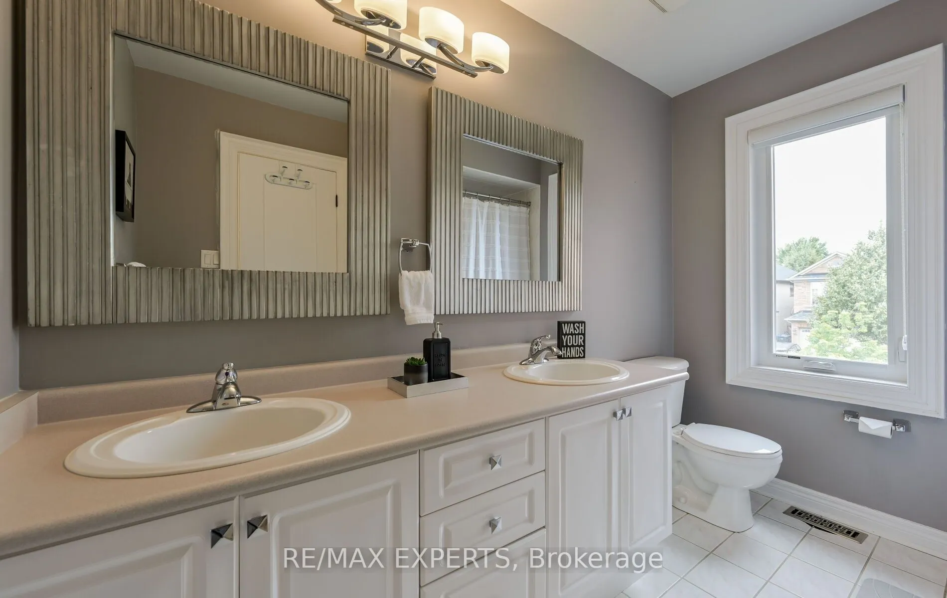 33 Emily Carr Crescent, #Main