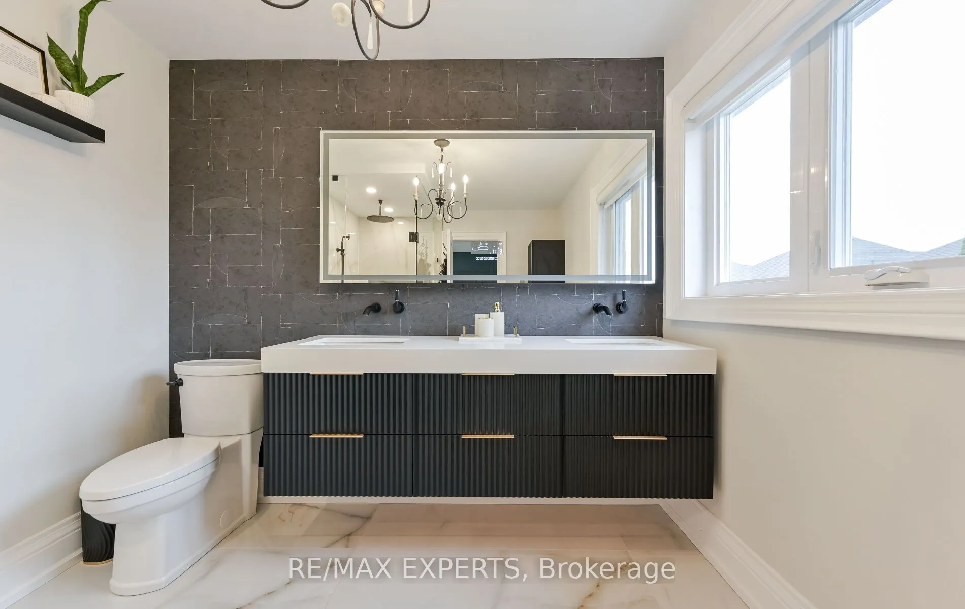 33 Emily Carr Crescent, #Main