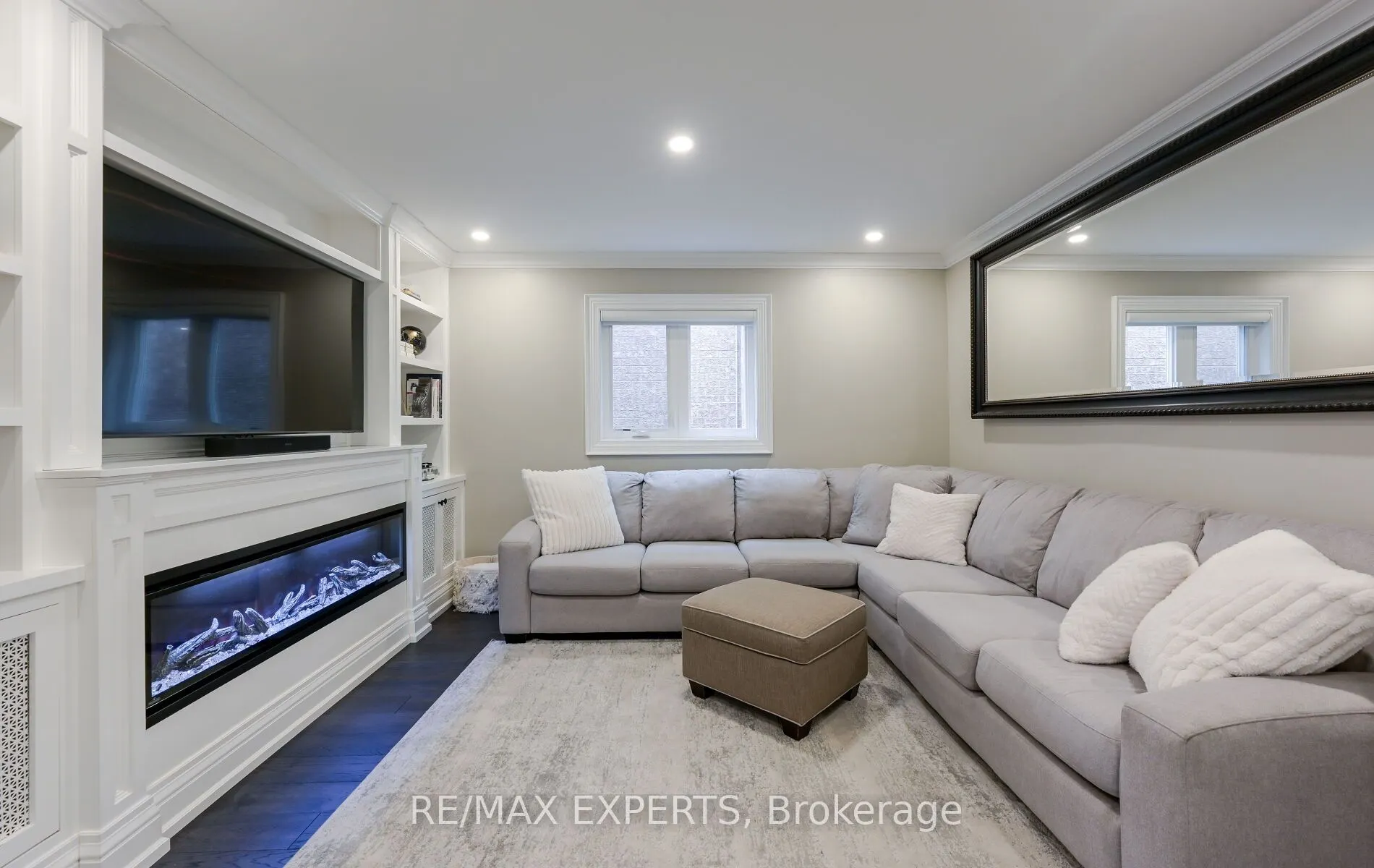 33 Emily Carr Crescent, #Main